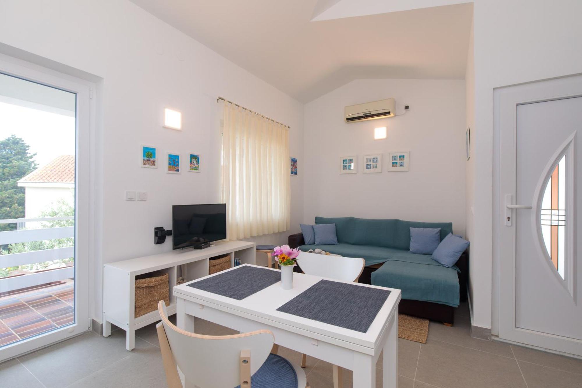 Apartment Tonka *Balcony & Partial Seaview! Krk Town Exterior photo